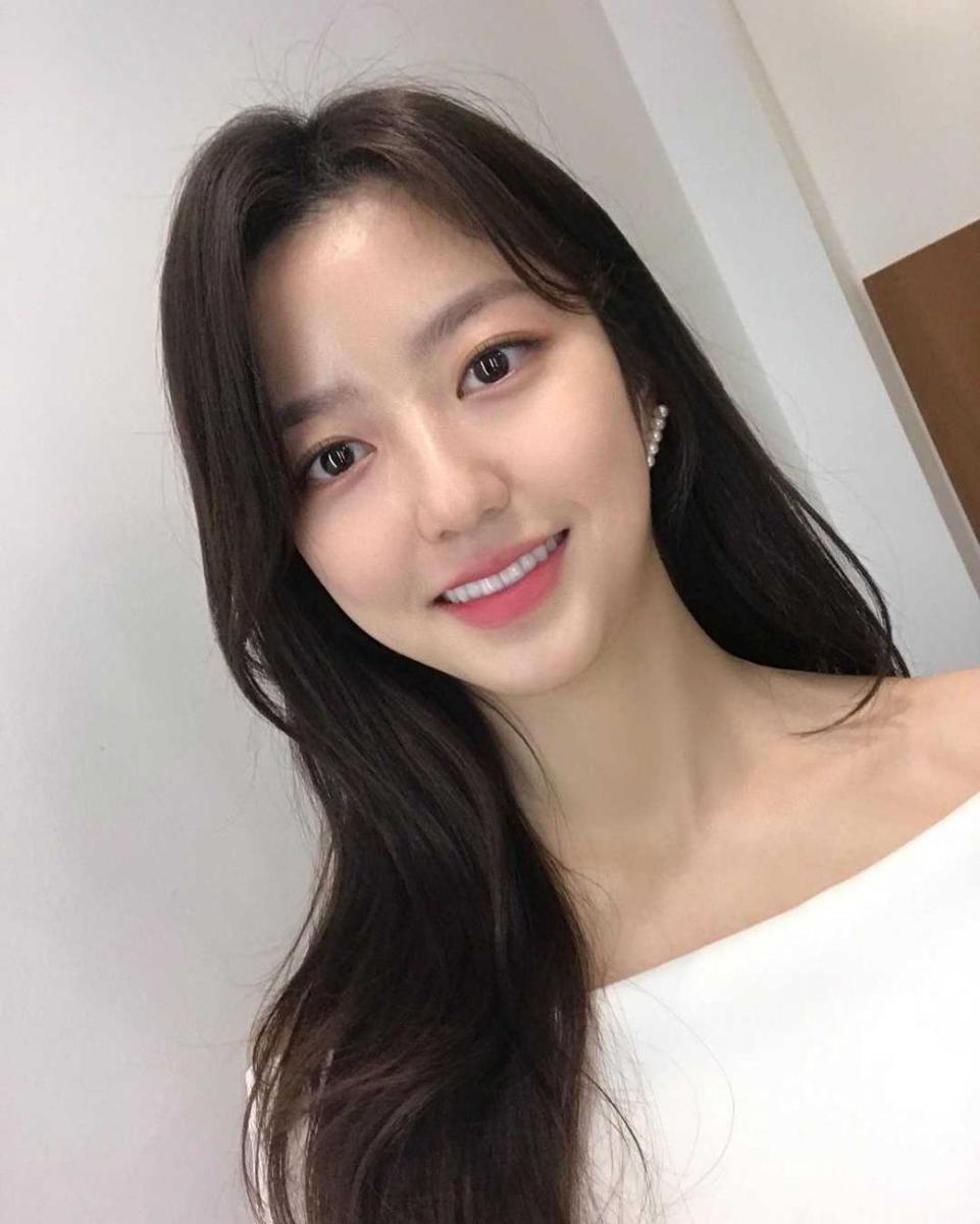 instagram.com/hyeon0_0soo