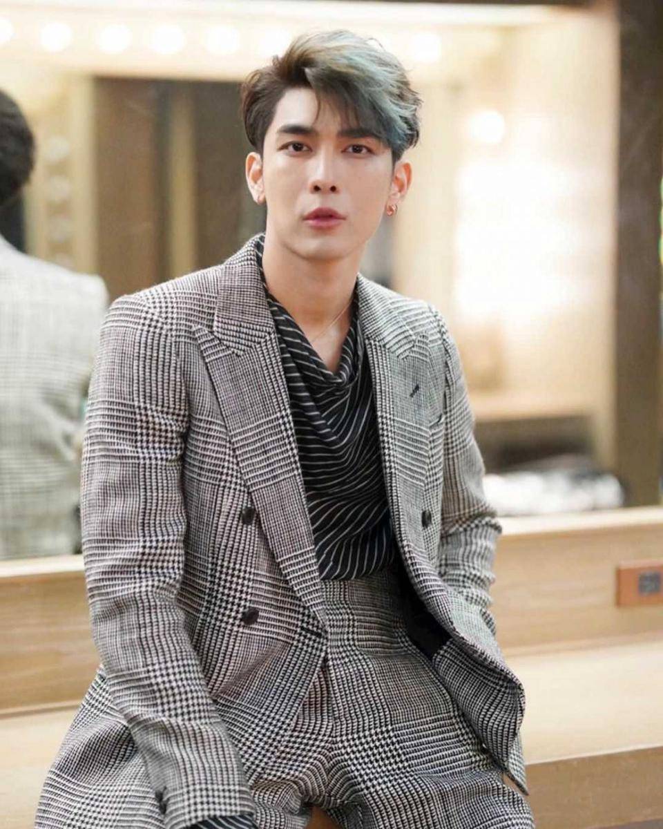 instagram.com/mewsuppasit