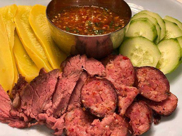 instagram.com/lao_eats_and_such