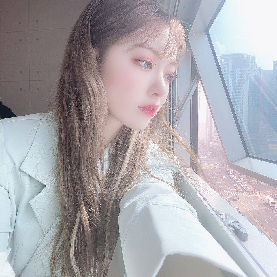 twitter.com/official_izone