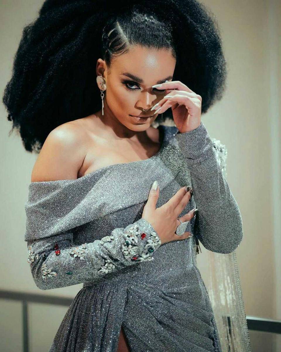 instagram.com/pearlthusi