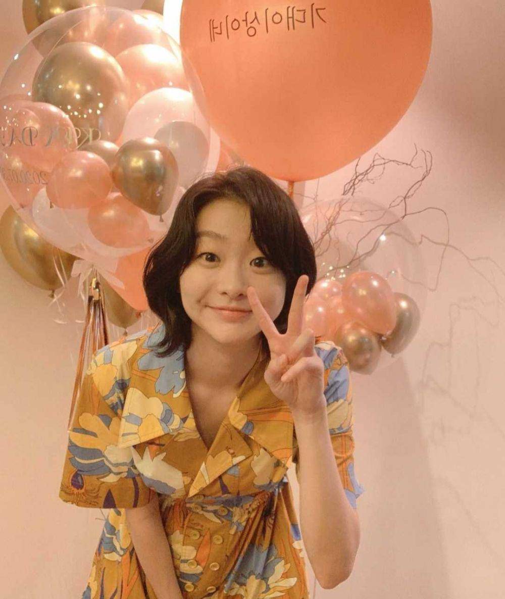 instagram.com/d_a___m_i