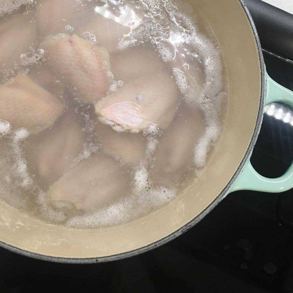 ilustrasi memasak daging ayam (instagram.com/h____a_______)