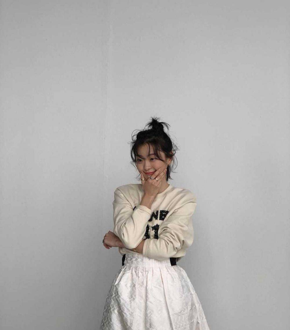 instagram.com/d_a___m_i
