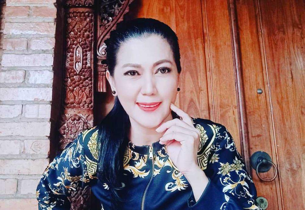 10 Pesona Helsi Herlinda, Langganan Antagonis yang Dicap Mertua Kejam
