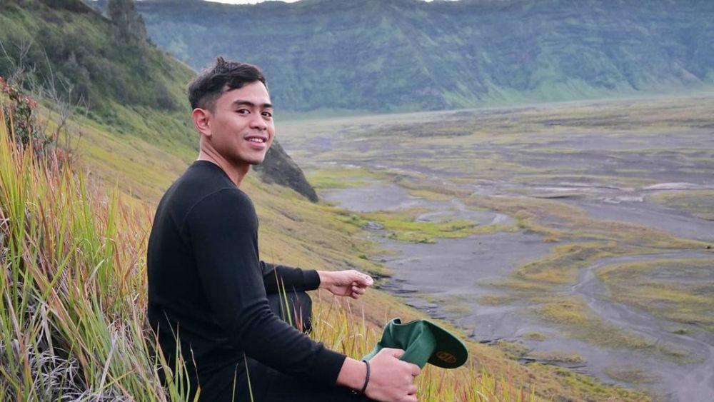 10 Potret Seru Bara Ilham ketika Tak Sedang Mukbang, Liburan Dulu!