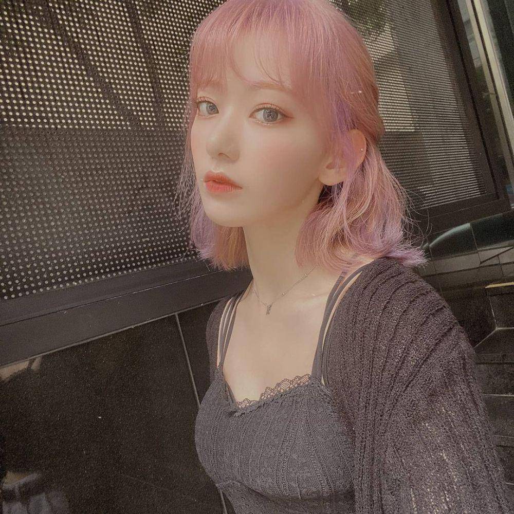 instagram.com/official_izone