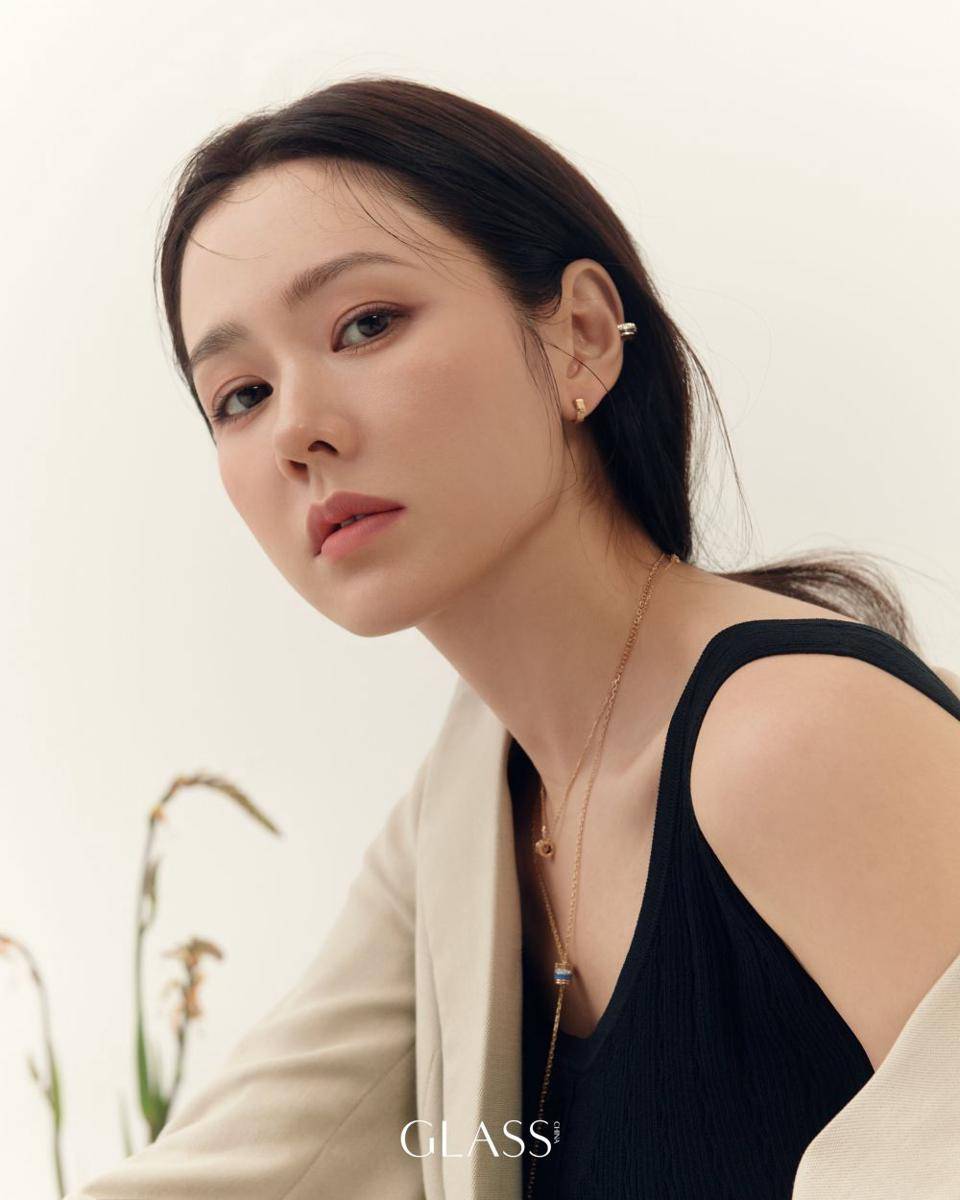 twitter.com/yejinfiles