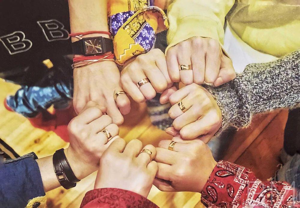 Friendship Goals, 7 Grup KPop Ini Kompak Gunakan Tanda Persahabatan