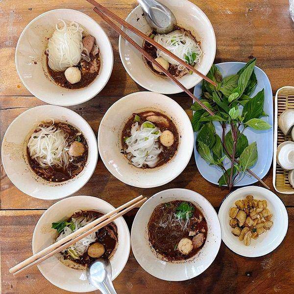 instagram.com/maythefoodbewithmei