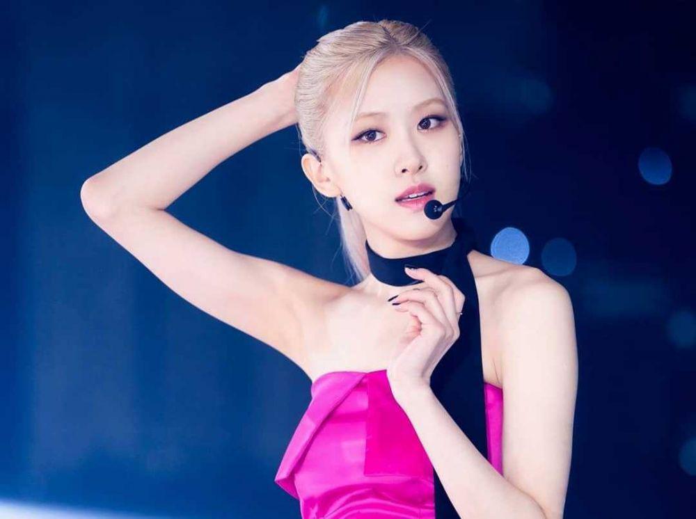 10 Pesona Rose  BLACKPINK saat Pakai Outfit Off Shoulder