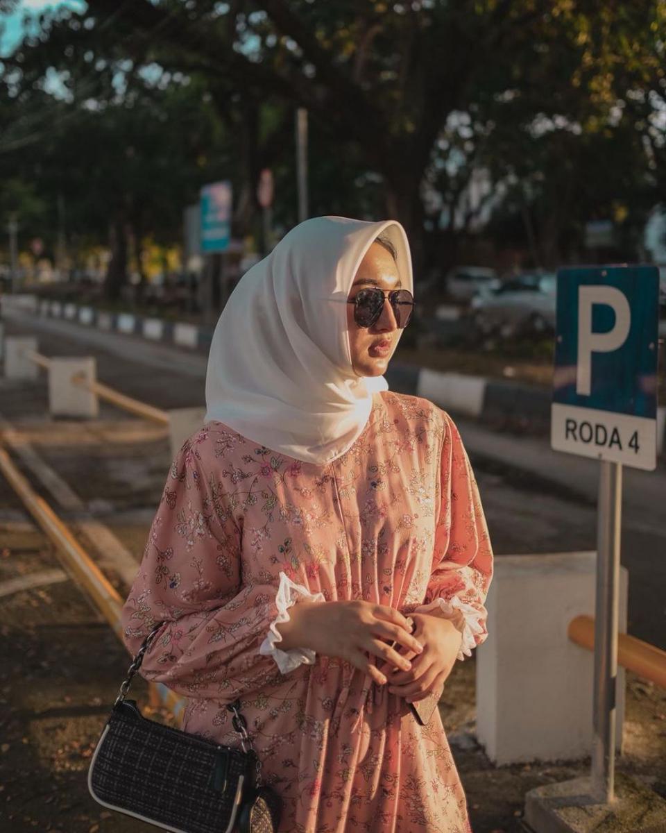 9 Potret Zsalsa Nadila, Selebgram Asal Aceh yang Memesona!