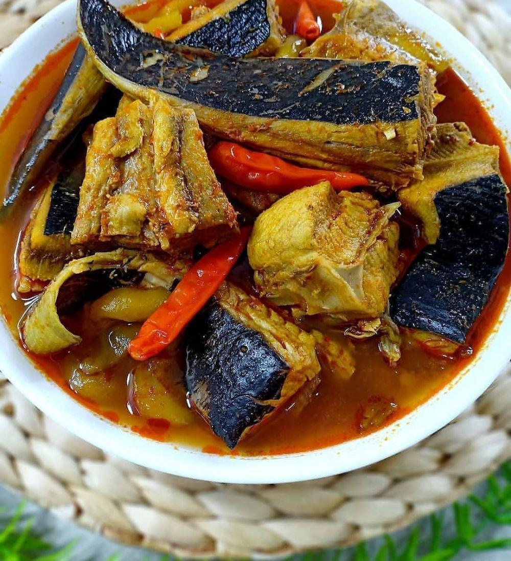 Resep Masak Ikan Pari Terung Asam yang Pedas Segar, Nikmatnya Nagih!