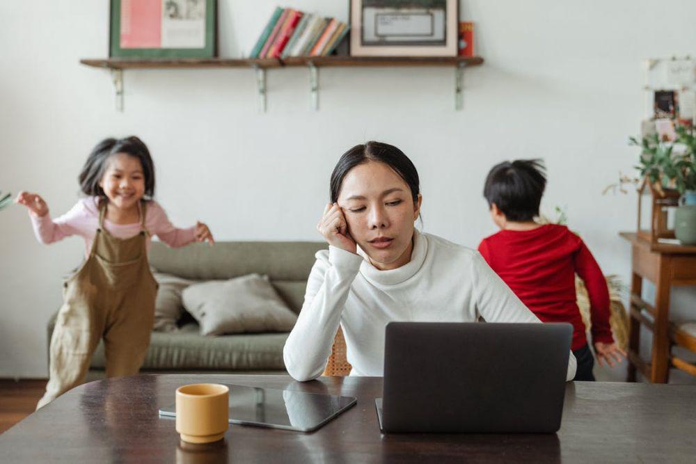 5 Essential Oil untuk Menemani Work From Home, Kerja Makin Nyaman!