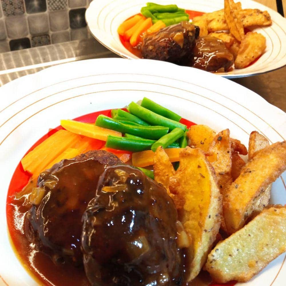 instagram.com/damayantiastrini