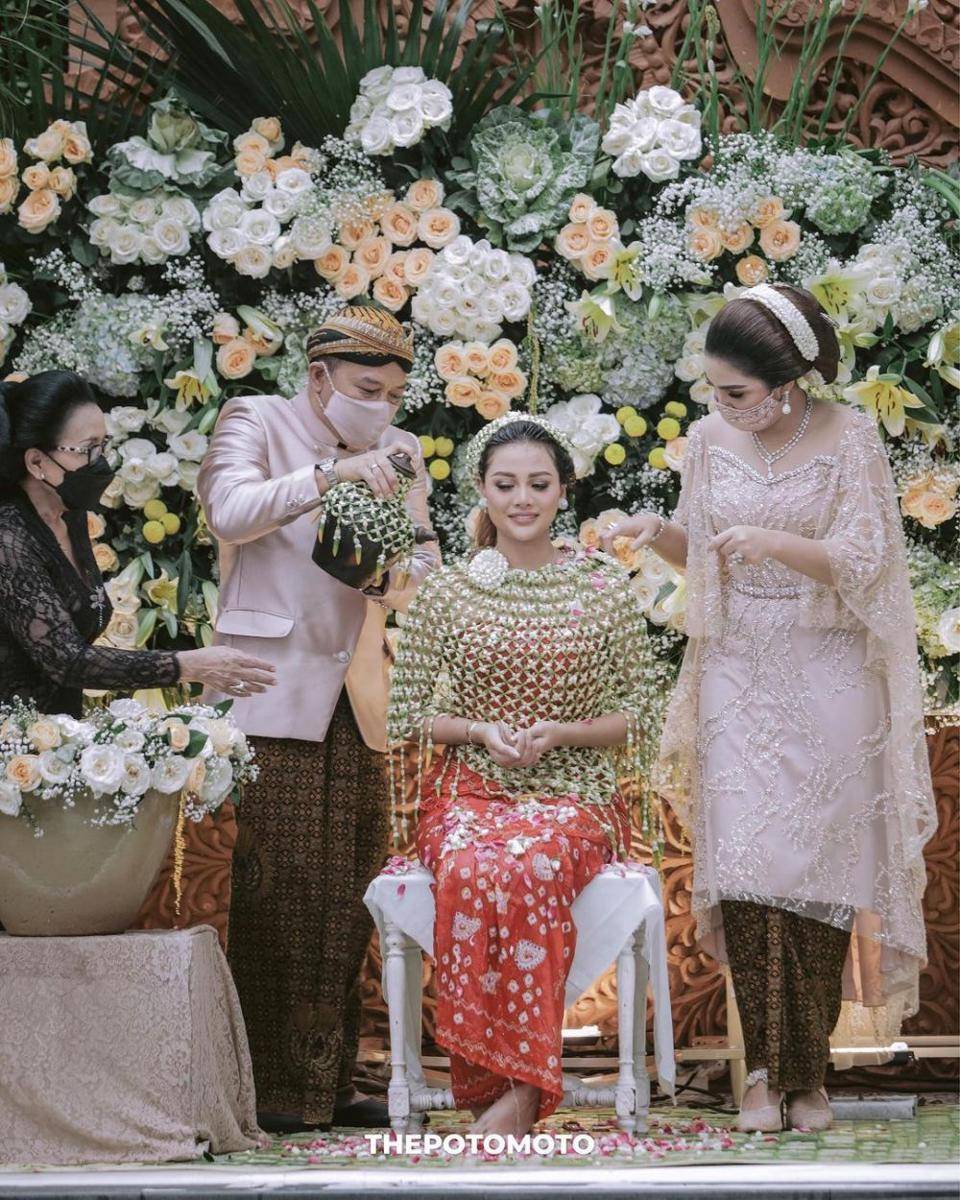 Instagram.com/aurelie.hermansyah