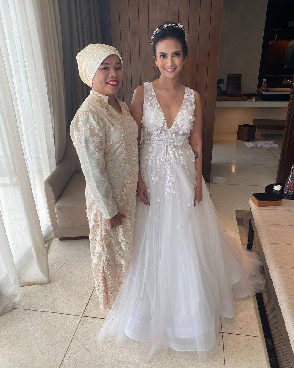 instagram.com/dewizuhriati