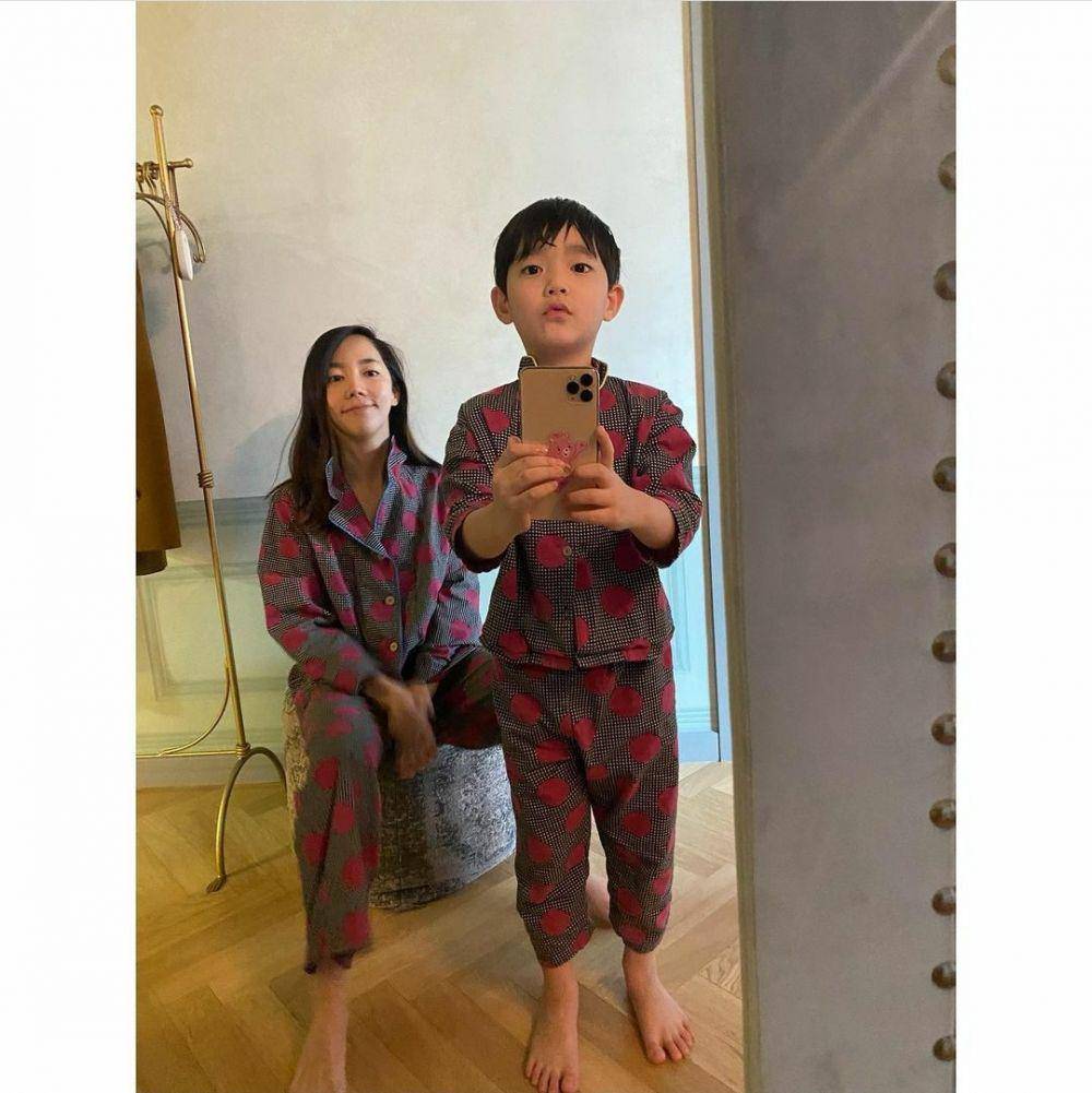instagram.com/yoonj.lee