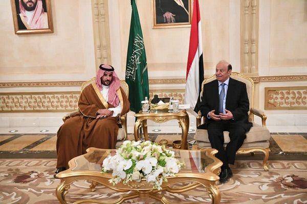 Pertemuan antara Putra Mahkota Arab Saudi, Pangeran Mohamed bin Salman, dengan Presiden Yaman, Abdrabbuh Mansur Hadi, pada November 2020 lalu. (Twitter.com/HadiPresident)