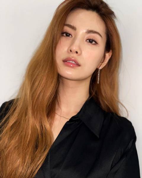 Nana (instagram.com/jin_a_nana)