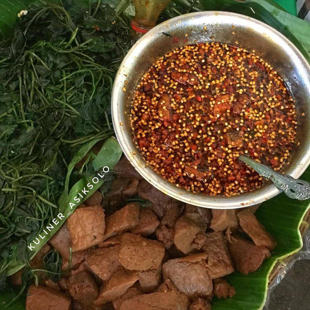 instagram.com/ kuliner_asiksolo