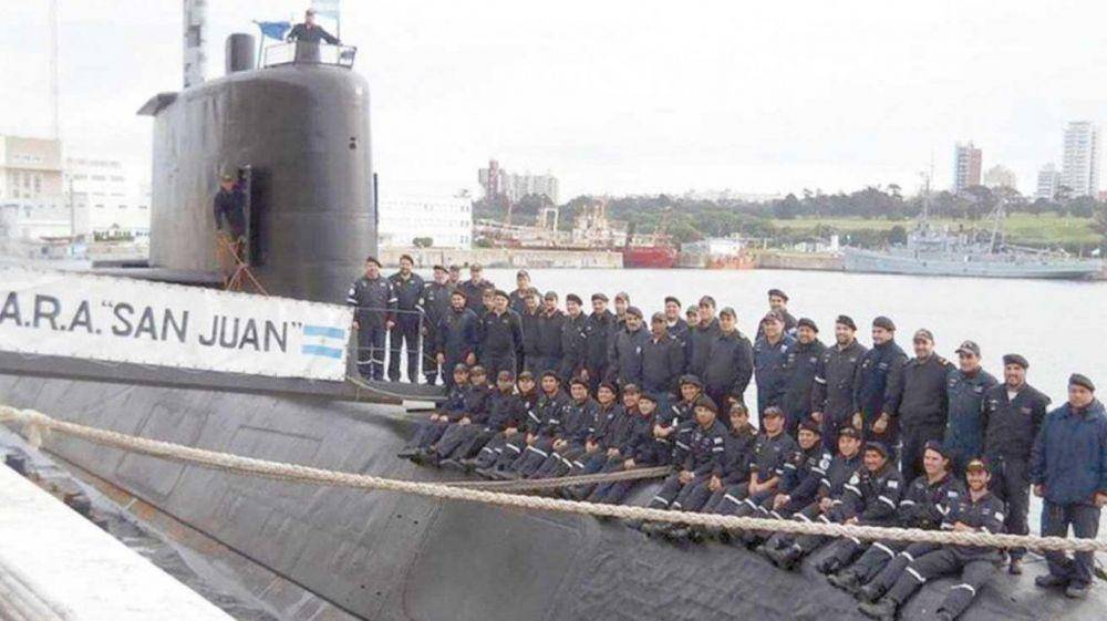 Seluruh awak kapal selam ARA San Juan. twitter.com/C5N/