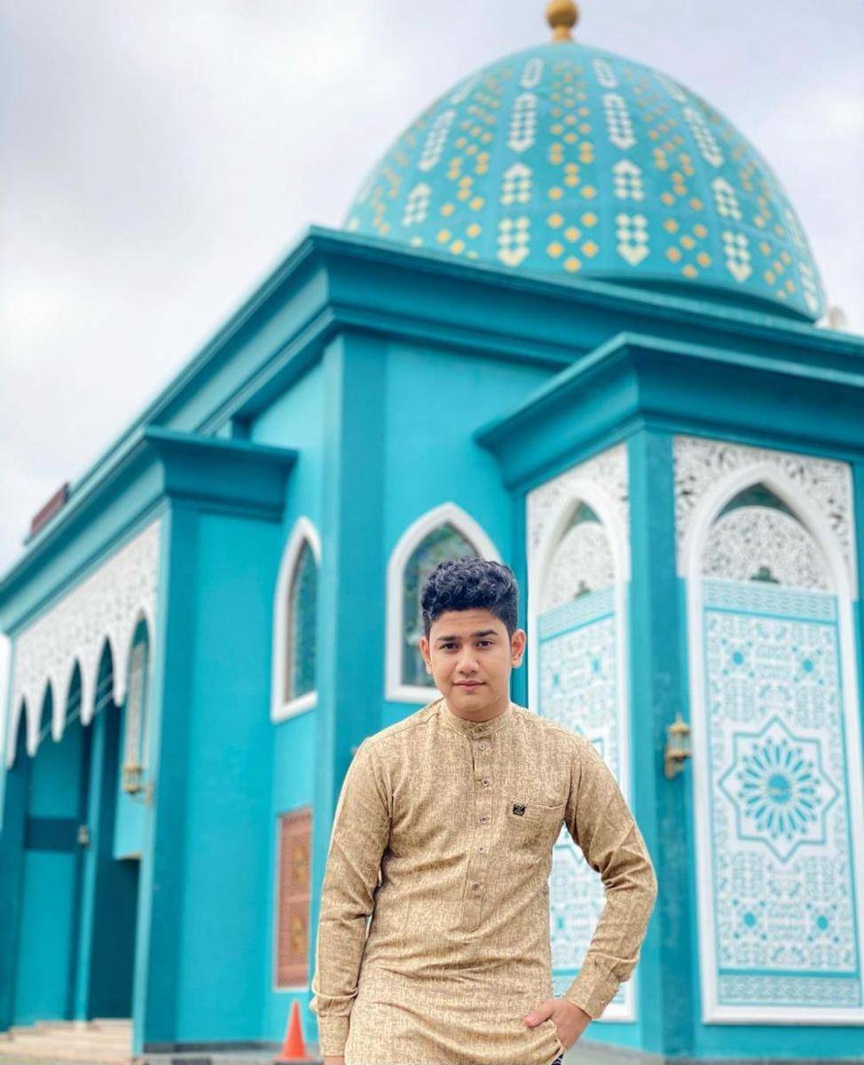 https://www.instagram.com/syakirdaulay/