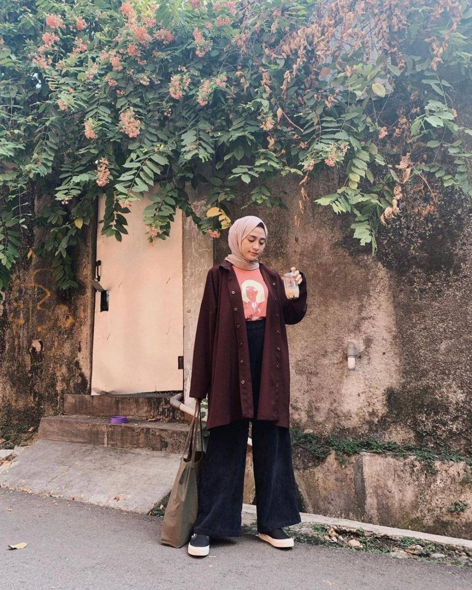 OOTD outer ala Helmi Nursifah. (instagram.com/helminursifah)