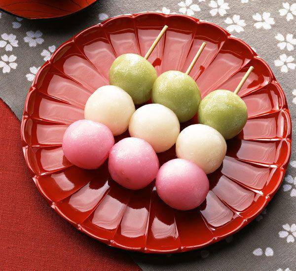 Ilustrasi dango (japancentre.com)