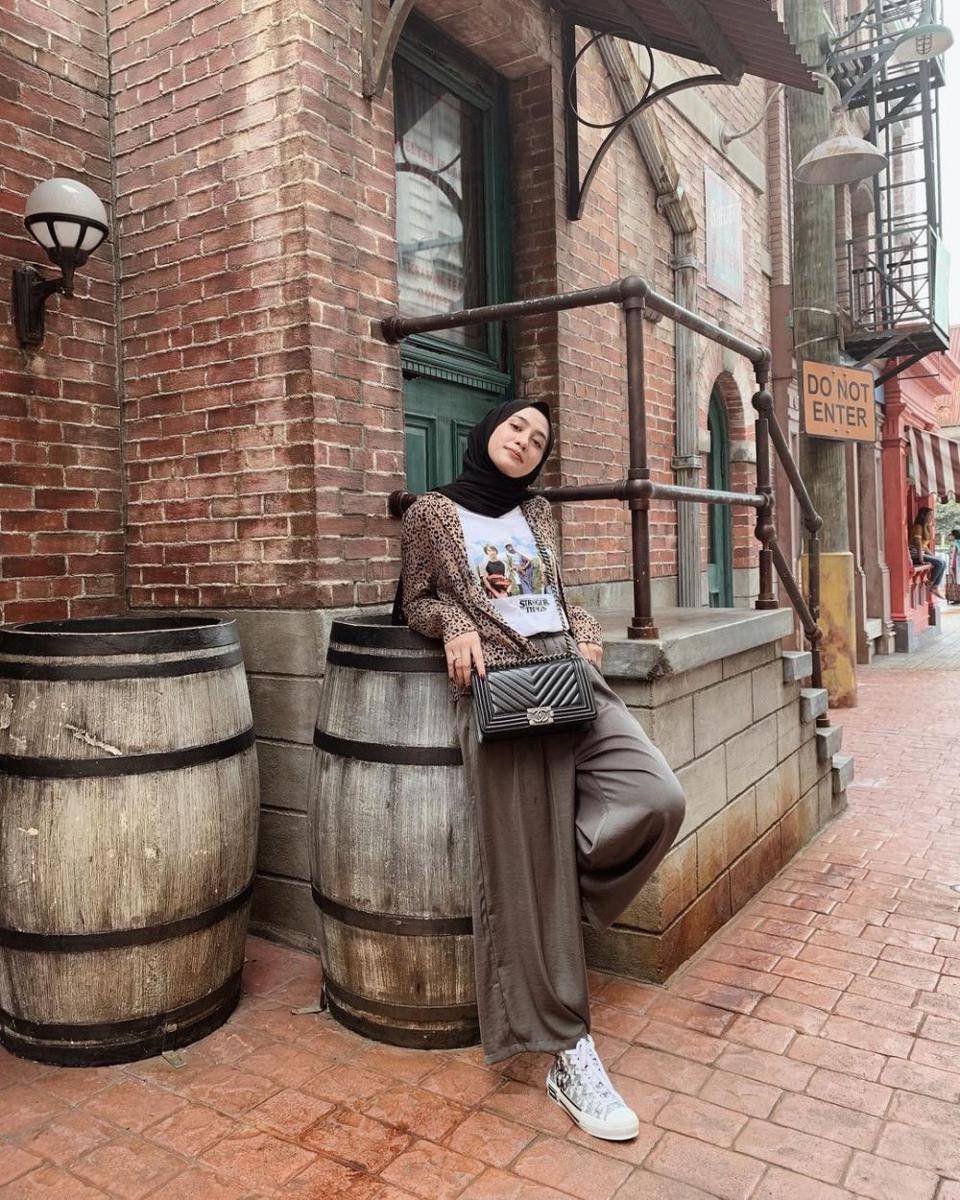 OOTD outer ala Helmi Nursifah. (instagram.com/helminursifah)