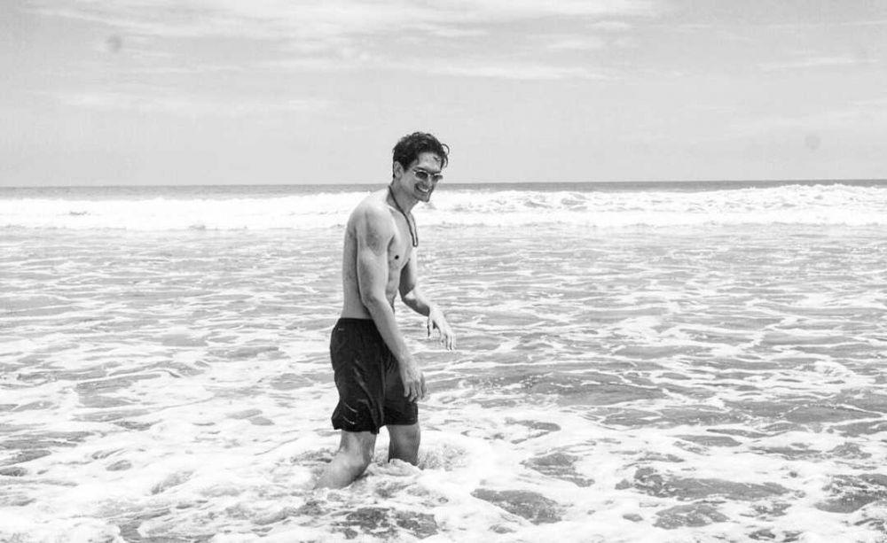 Dijodohkan dengan Bella, 9 Potret Macho Dimas Beck saat Shirtless
