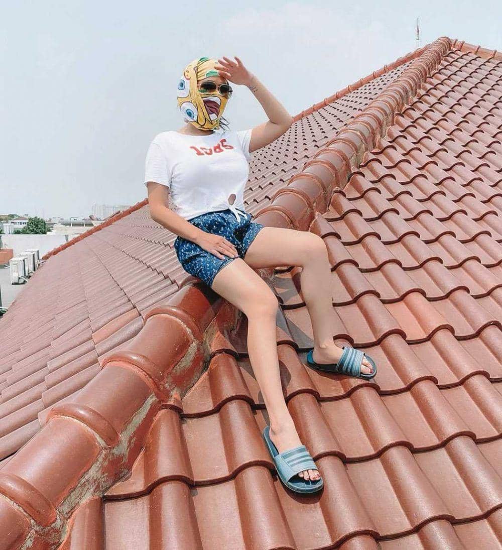 instagram.com/angelalee87