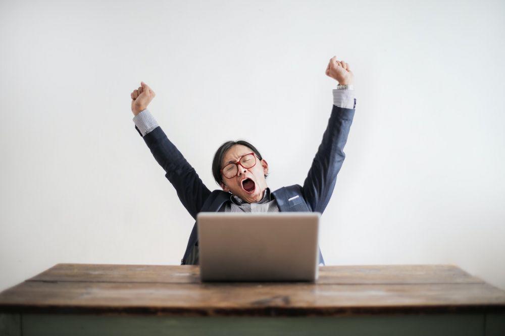 mengantuk saat kerja (pexels.com/Andrea Piacquadio)