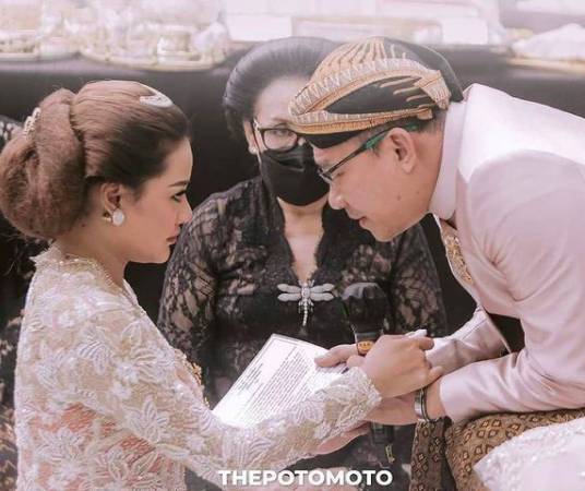 instagram.com/aurelie.hermansyah