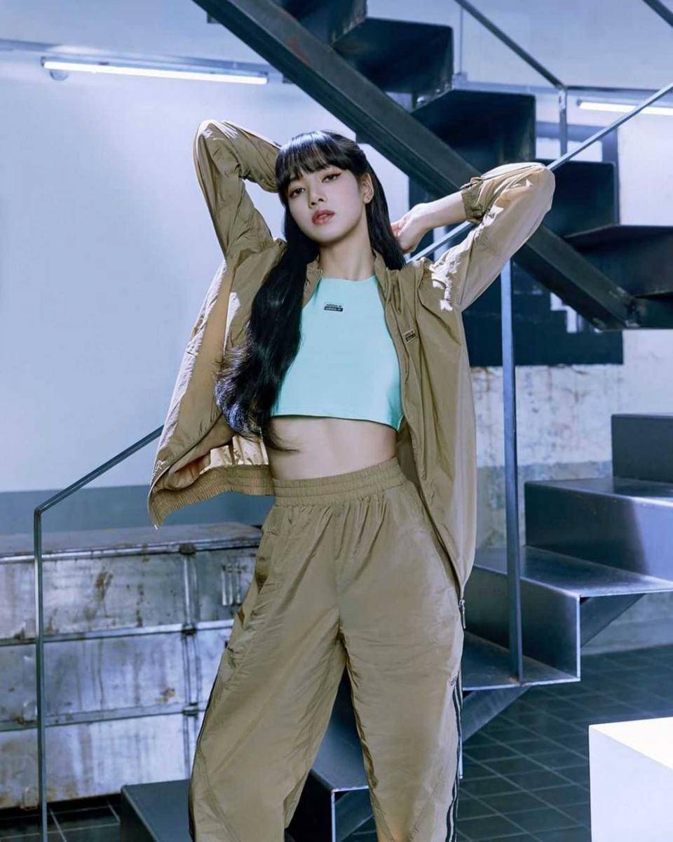 instagram.com/lalalalisa_m