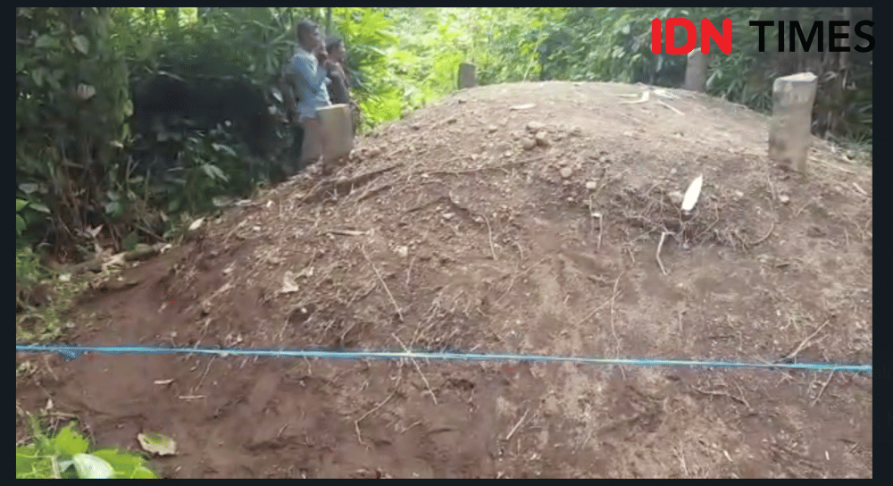 Tangkapan layar tanah kuburan di Padang Pariaman yang mendadak menggelembung. IDN Times/Andri NH