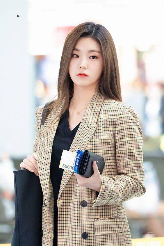 twitter.com/lunayeji