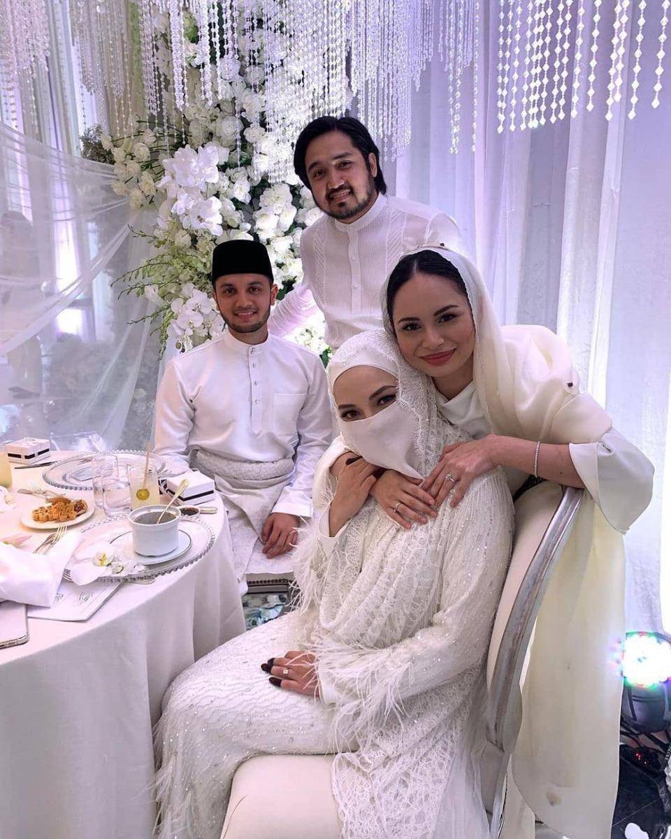 instagram.com/neelofaharrisofficial