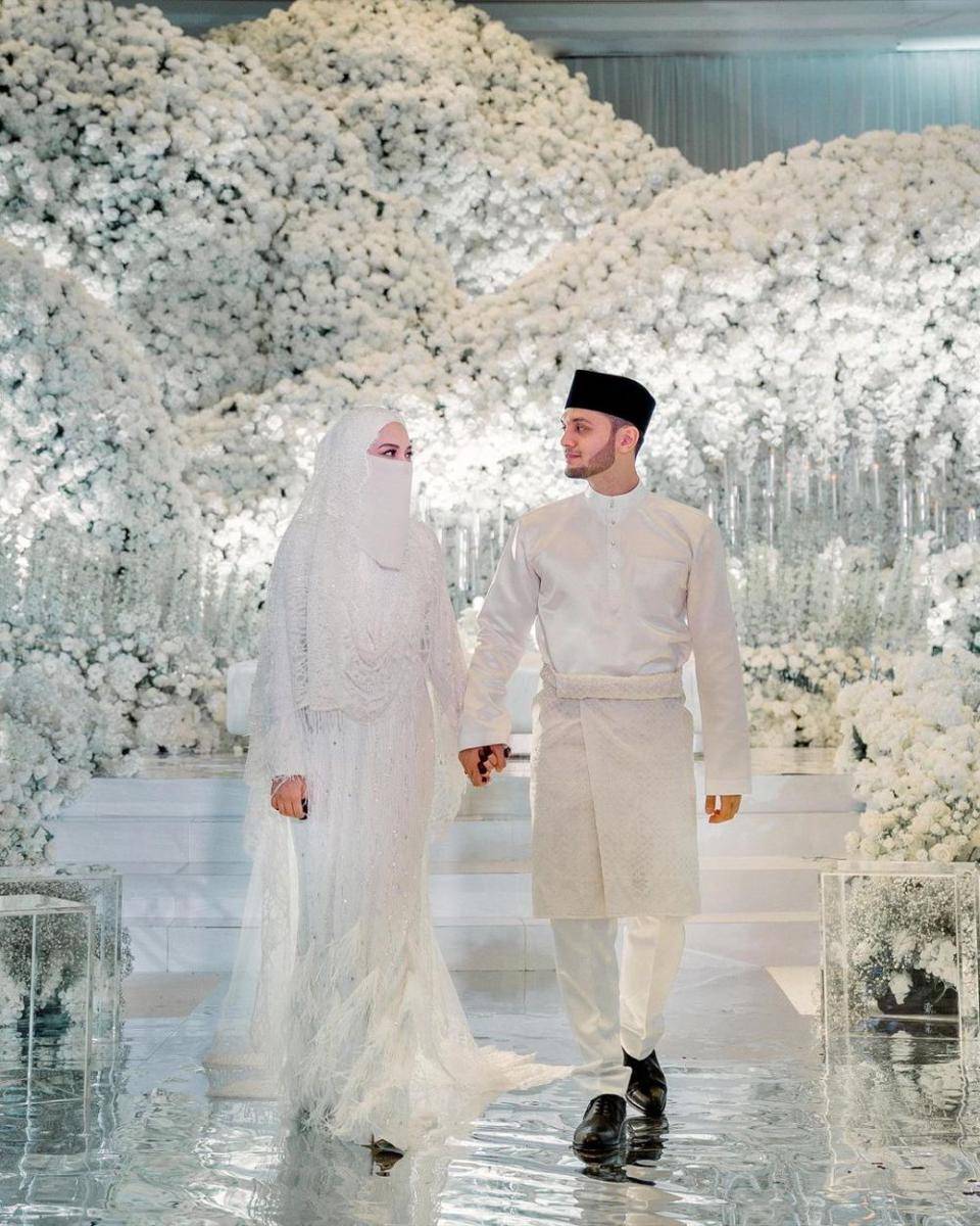 instagram.com/neelofa