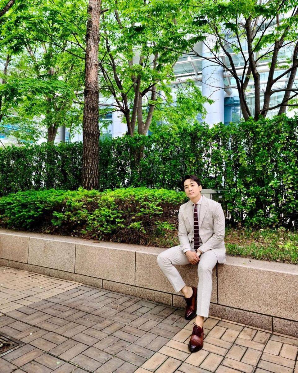 instagram.com/songseungheon1005