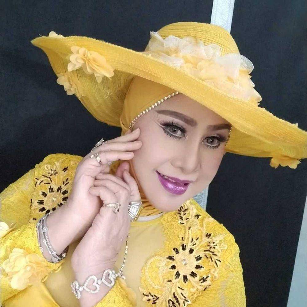 instagram.com/elvy_sukaesih