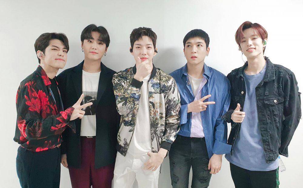 twitter.com/day6official