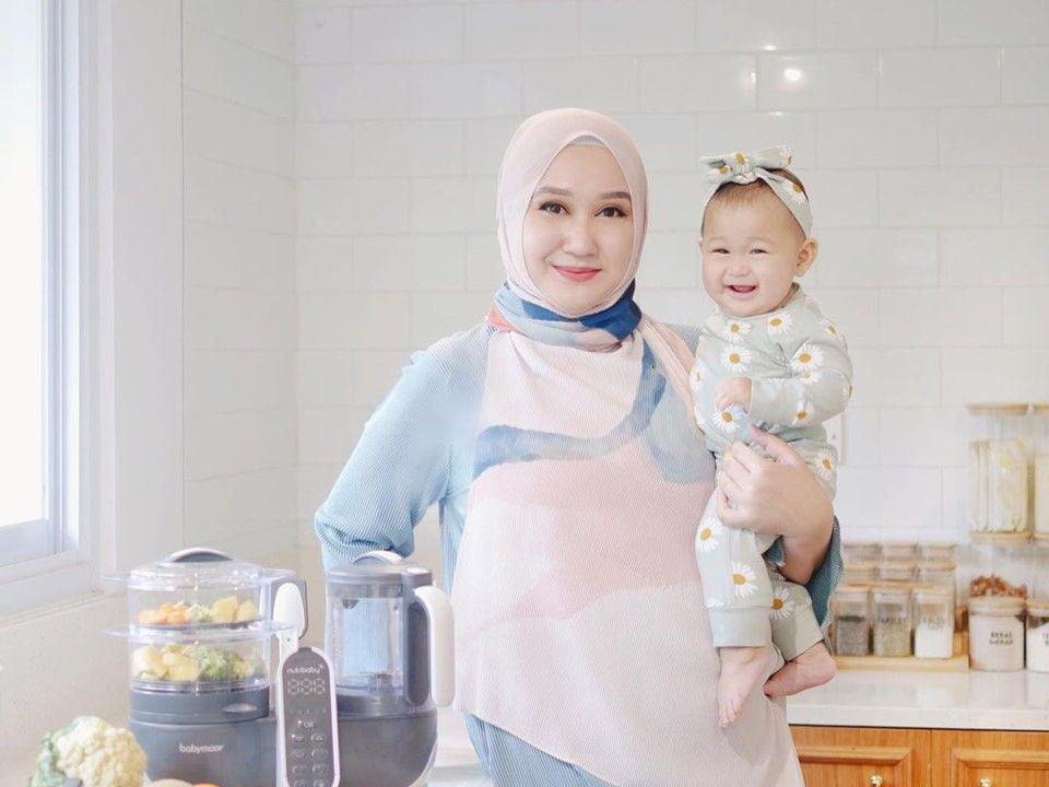 10 Potret Keseharian Dian Pelangi dan Buah Hati, Ibu Idaman Banget!