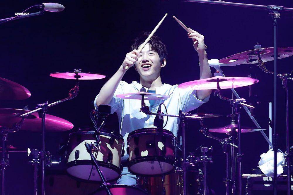 DRUM BOY via twitter.com/dowoonpics