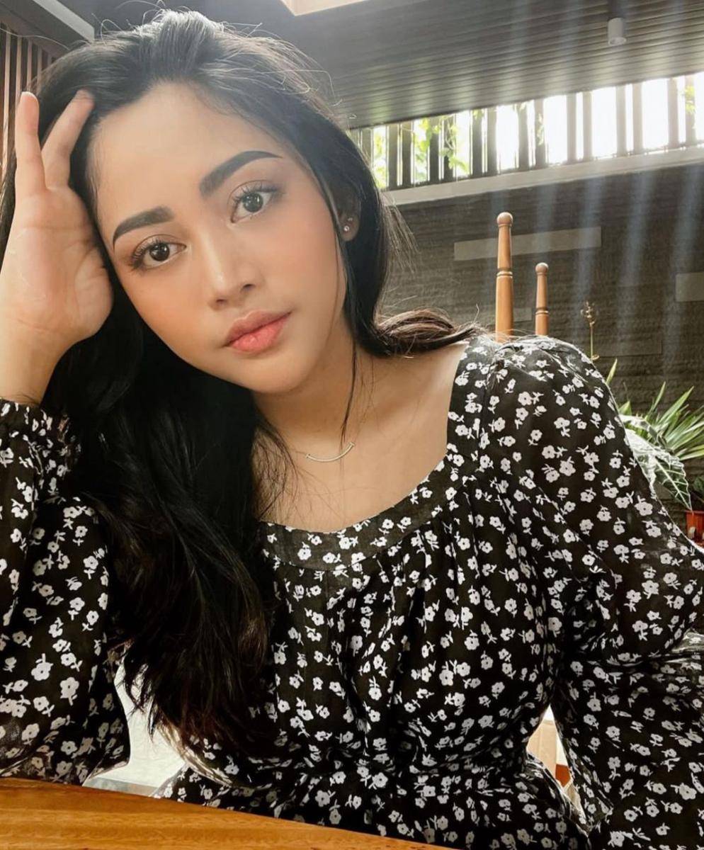 Instagram.com/rachelvennya
