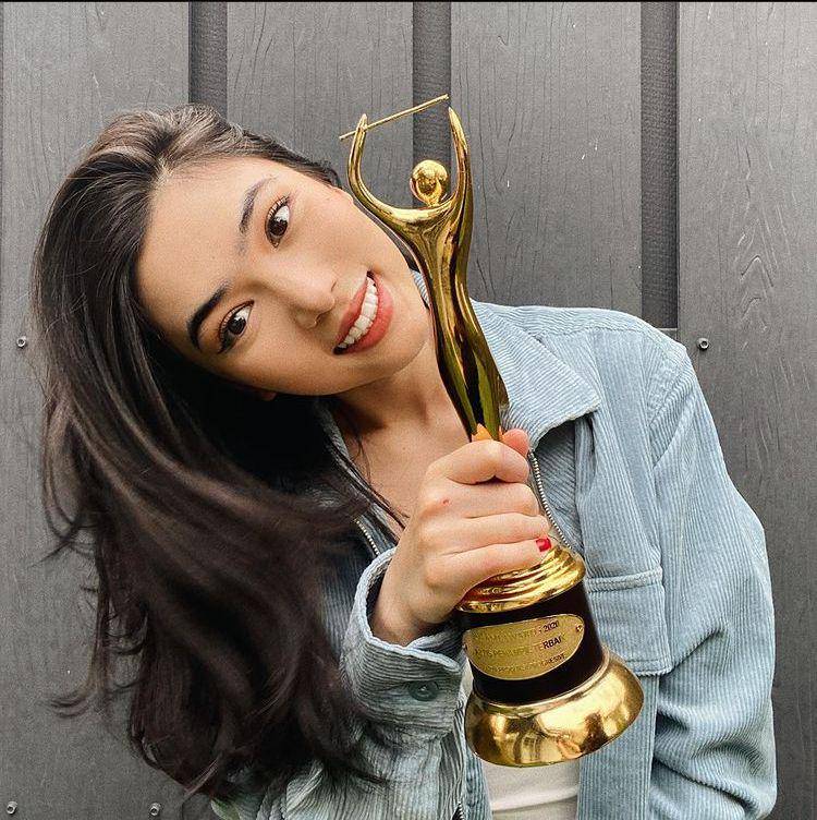 Instagram.com/isyanasarasvati/