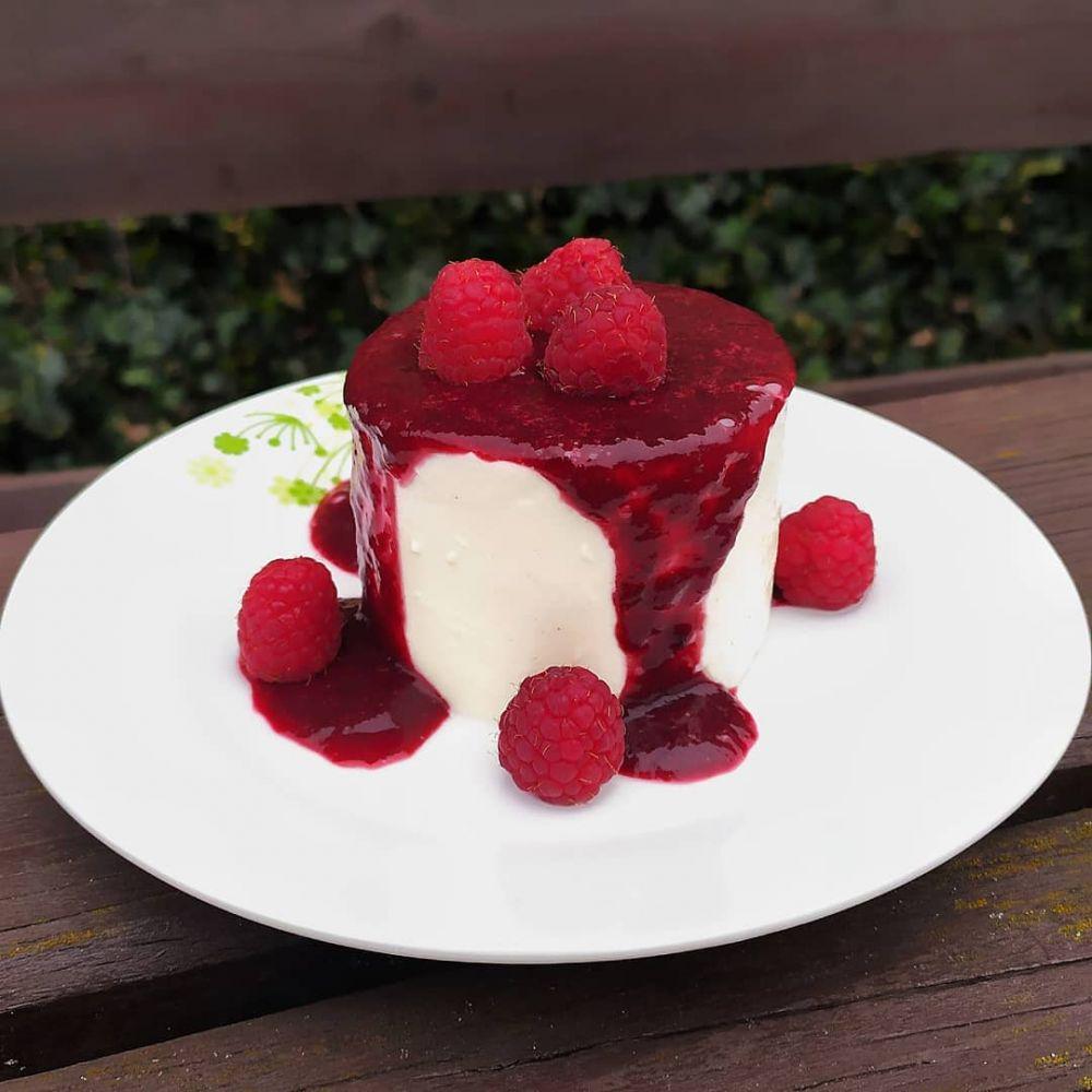 Resep Strawberry Panna Cotta yang Mudah Dibuat dan Legit!