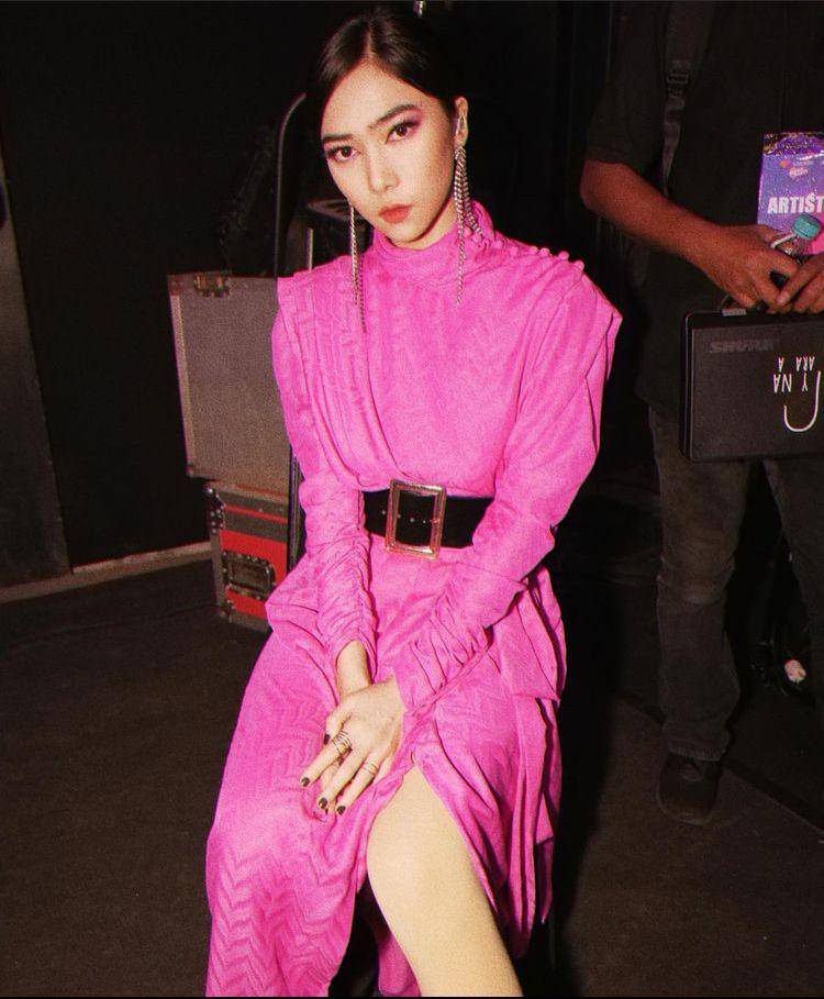 Instagram.com/isyanasarasvati/