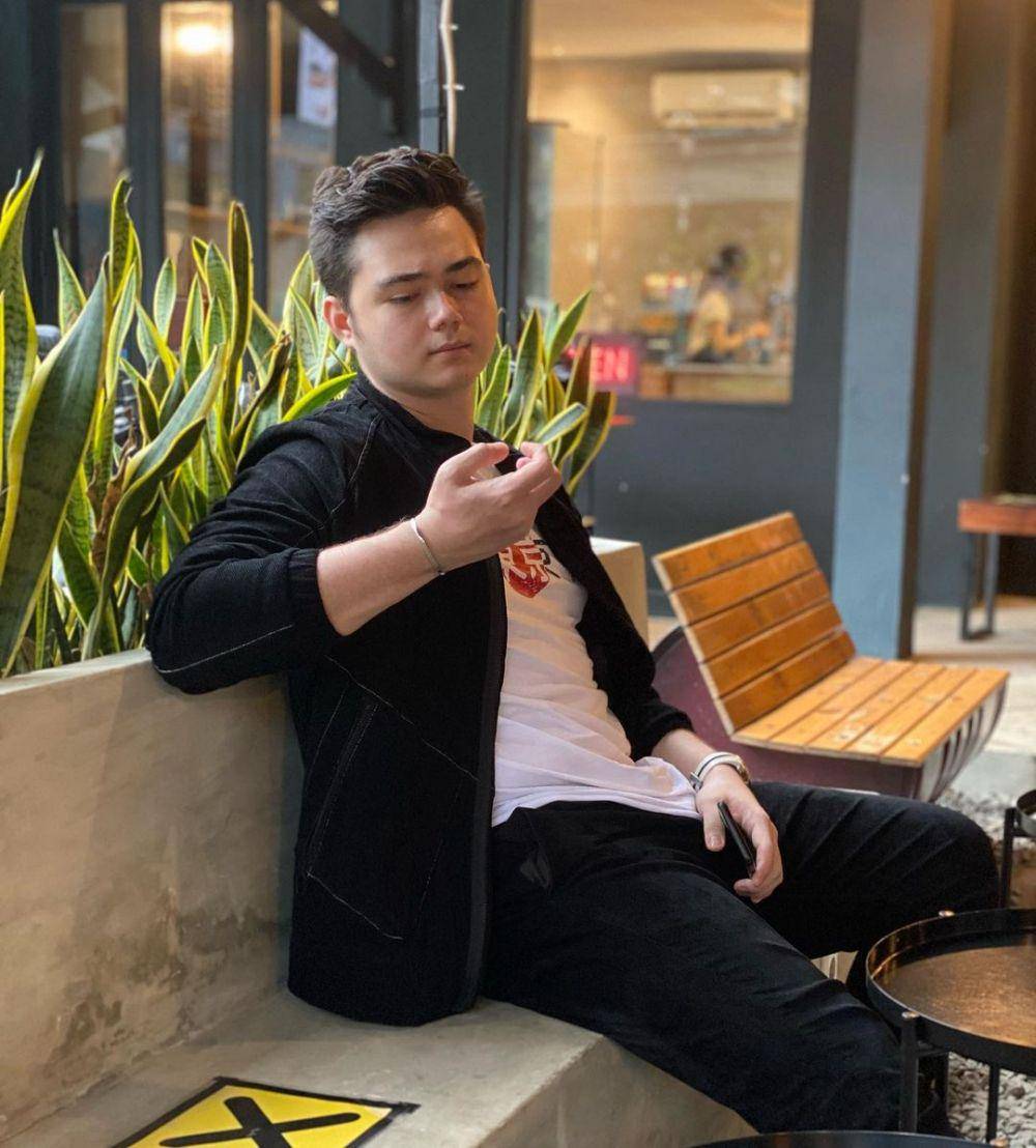 Instagram.com/ardian_bissell
