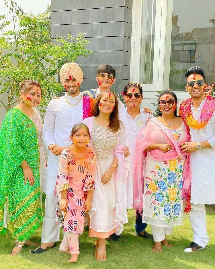 instagram.com/nehakakkar